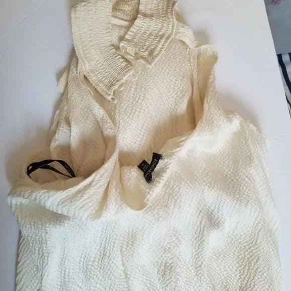 Halter Ruffle Front Tie Blouse - Picture 4 of 4